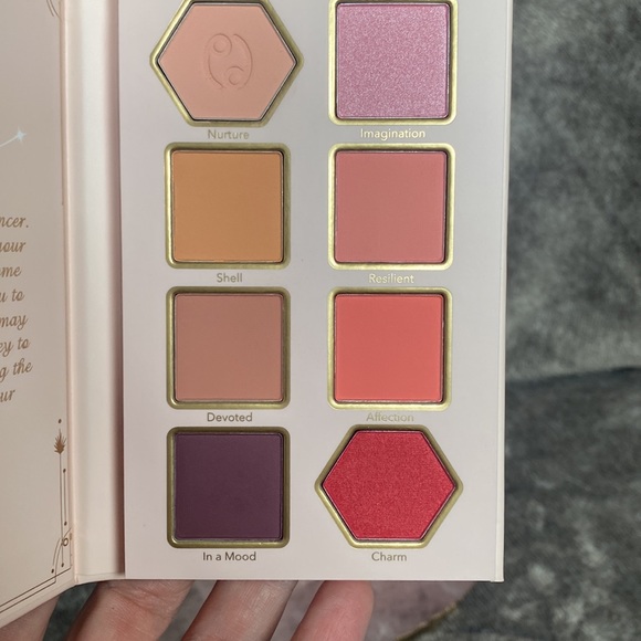 Sheglam Caring Cancer Palette - Picture 3 of 5